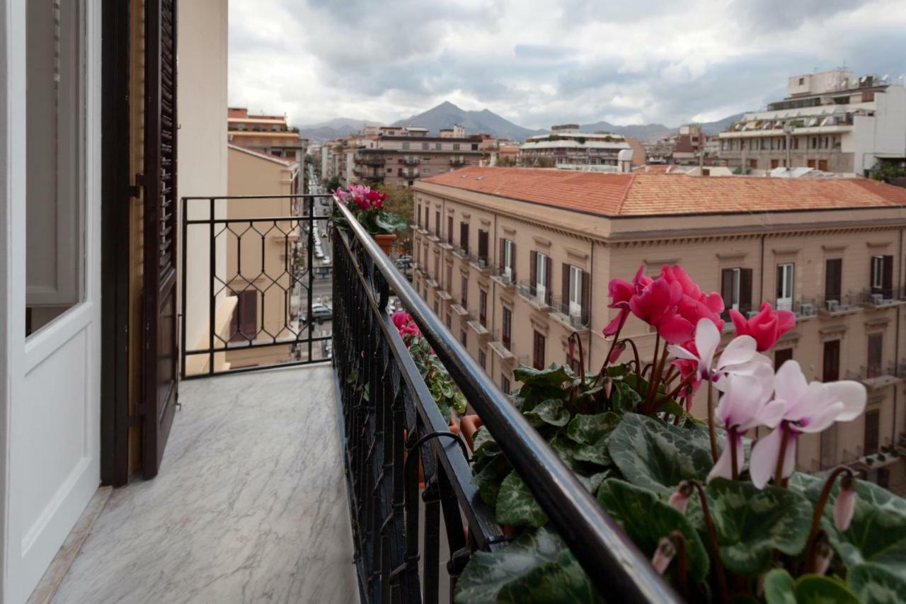 Luxury Apartment * Immo'S House* Palermo Bagian luar foto